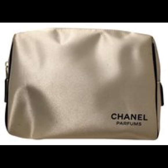 Chanel parfums nylon satin zippered bag ivory w/black RARE Vintage - Picture 2 of 6